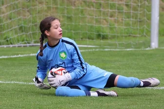Fußball-Torhüterin aus dem Vogtland fährt zum Trainingscamp des DFB - Merle Dietrich fährt im Sommer zum Torhüterinnencamp des DFB.