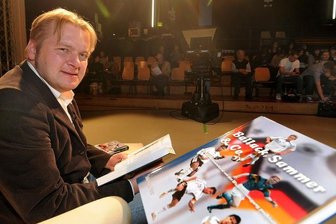 Fußball und journalistische Praxis - Michael Peter stellte am Dienstag sein Fußball-Buch "Ballack, Sammer & Co." an der Hochschule Mittweida vor.