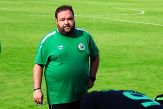 Fußball: Unterklassige Obervogtland-Teams mit Testspielen - Er dürfte sich geärgert haben: Marco Schwabs Merkur-Reserve führte in Lauterbach 4:1, am Ende stand es 4:4.