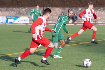Fußball: VfB Annaberg startet als Gejagter in die Rückrunde der Sachsenklasse - Der einzige Sieg in fünf Testspielen gelang Richie Schulze (l.) und seinem VfB Annaberg beim 2:1 gegen Drebach/Falkenbach (mit Colin Effenberger).