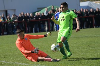 Fußball-Westsachsenliga: Spieler der Woche hilft dem FC Sachsen Werdau mit Coolness und mit Kämpferherz - Das Foto zeigt Rene Horvath (rechts) im Kreispokalfinale 2023 gegen den TSV Crossen. Am Sonntag schoss er Werdau zum zweiten Saisonsieg.