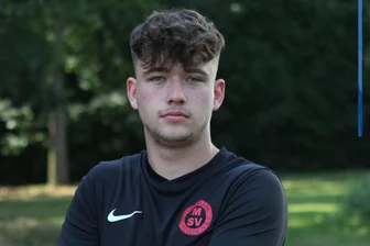 Fußball-Westsachsenliga: Spieler der Woche schnürt Doppelpack für Meeraner SV - Maurice Fromm-Kruschel spielt seit der aktuellen Saison für Meerane. Mit zwei wichtigen Toren empfahl er sich für die Auszeichnung als „Spieler der Woche“.