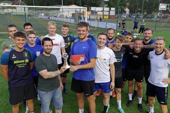 Fußball-Westsachsenliga: Wer wird Nachfolger von John Laitko als Spieler des Halbjahres? - John Laitko (Mitte) war der erste Fußballer, der von „Freie Presse“ als Spieler des Halbjahres in der Westsachsenliga ausgezeichnet wurde.