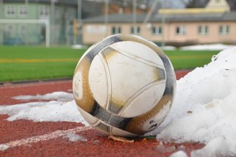 Fußballer: Annaberger A-Junioren unterliegen deutlich im Vogtland - Schnee und Eis haben vor allem am Freitag und Samstag für widrige Bedingungen auf manchen Plätzen gesorgt.