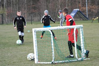 Fußballer aus Geringswalde sammeln Altpapier - Fürs Training werden noch Tore benötigt. Zudem soll Baumaterial gekauft werden.