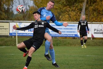 Fußballer des SC Altmittweida unterliegen gegen den SC Freital II trotz Überzahl - Erneut keine Punkte: Für Florian Mroczek (h.) und den SC Altmittweida gab es auch gegen den SC Freital II nichts zu holen.