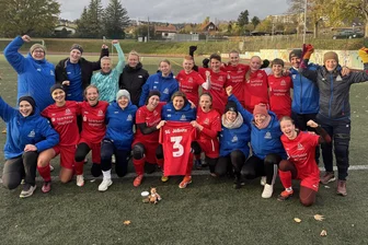 Fußballerinnen der SG Jößnitz drehen 0:4 noch zum Sieg - Aus 0:4 mach' 5:4: Die Fußballerinnen der SG Jößnitz haben in der Landesklasse Bemerkenswertes geleistet.