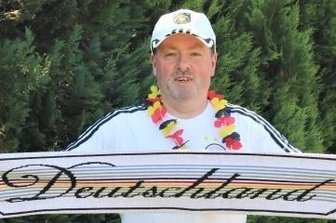 Fußballfan mit Glück im Gewinnspiel erlebt EM hautnah - Tilo Kleßig hatte für das Fußball-EM-Spiel Deutschland-Portugal zwei Tickets gewonnen.