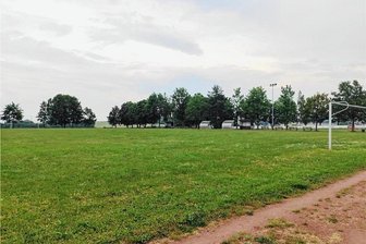 Fußballfeld in Zettlitz braucht dringend Auffrischung - Das Spielfeld des FSV Zettlitz ist in schlechtem Zustand. Darüber will sich der Gemeinderat verständigen.