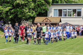 Fußballfest in Glauchau wird für Erzgebirge Aue kein Schützenfest - Bei besten Bedingungen gastierten die Drittliga-Kicker von Erzgebirge Aue beim VfB Empor Glauchau.
