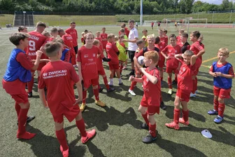Fußballschule des FSV Zwickau: Das sind die Termine, die Höhepunkte und die Partnervereine für dieses Jahr - Die Fußballschule des FSV Zwickau startet in diesem Jahr mit insgesamt neun Camps durch. Das Foto entstand 2025 im Westsachsenstadion.
