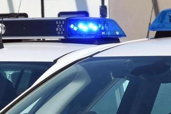 Fußgänger findet Betrunkenen auf Straße - Zeugen gesucht -