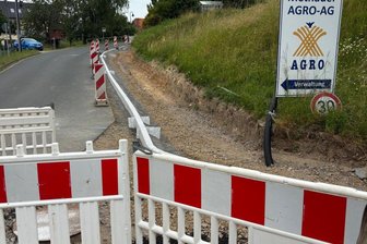 Fußgänger in Methau bald sicherer unterwegs - Um einen Hang in Methau dauerhaft zu sichern, änderte die Gemeinde die Technologie.