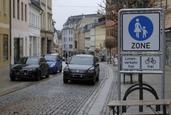 Fußgängerzone in Reichenbach wird wieder abgeschafft - Die bisherige Fußgängerzone in der unteren Zwickauer Straße von oben gesehen.