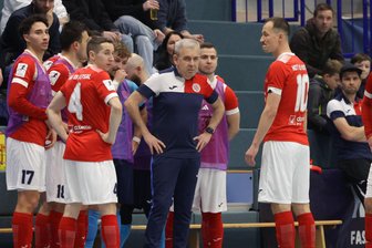 Futsal-Bundesliga: HOT 05 aus Hohenstein-Ernstthal wechselt den Trainer aus - Yevgen Ryvkin (Mitte) gibt seinen Cheftrainerposten in Hohenstein-Ernstthal auf.