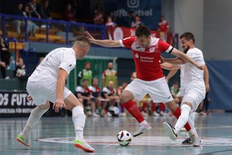 Futsal-Bundesliga: HOT 05 tritt zum Spitzenspiel beim Hamburger SV an - Nach dem 7:1 gegen die Beton Boys München wartet auf Maksym Pochebut (Mitte) und Co. nun die schwere Aufgabe beim HSV.