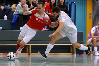 Futsal-Bundesliga: Kniefall, Schützenfest und Torwartdebüt beim Heimsieg von HOT 05 gegen die Beton Boys München - In Hälfte eins war die Futsal-Partie zwischen HOT 05 und den Beton Boys München sehr umkämpft. Dmytro Sorokin (l.) bereitete kurz vor der Pause den Ausgleich für HOT 05 vor.