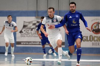 Futsal-Bundesliga: Mit welcher Taktik das neue Trainerduo von HOT 05 ins Auftaktspiel gegen Köln starten will - Oleksandr Sorokin (Mitte) ist Spielertrainer bei HOT 05 Futsal.