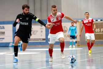 Futsal-Bundesliga: Tabellenführer HOT 05 vermeldet vor Spitzenspiel gegen TSV Weilimdorf einen Neuzugang - Vlad Vorontsov (im Zweikampf rechts) ist zurück bei HOT 05 Futsal.
