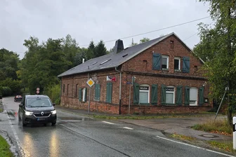 Gablenz bei Crimmitschau: Schornstein gestohlen - Unbekannte haben sich an der einstigen Musikschule nahe dem Tierheim zu schaffen gemacht.