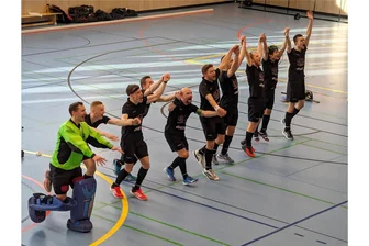 Gänsehaut pur beim SV Motor Meerane: Aufsteiger lässt die Freude raus - Regionalliga, wir kommen! Die Hockeyspieler von Motor Meerane haben als Spielgemeinschaft mit dem Post SV Chemnitz den sofortigen Wiederaufstieg geschafft – und waren entsprechend aus dem Häuschen.