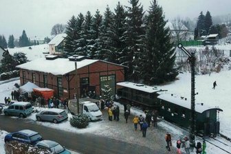 Gänsehautgefühl beim Oberheinsdorfer Weihnachtsmarkt - Wieder Weihnachtsmarkt im Areal des Rollbockschuppens und des Gemeindezentrums in Oberheinsdorf.