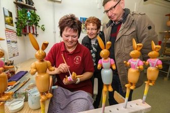 Gahlenzer Hasen erhalten Anstrich fürs Osterfest - 