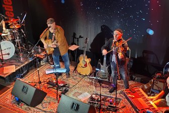 Gala und Gogow: In der „Barbara“ in Lichtentanne treffen musikalische Urgesteine aufeinander - Gala und Gogow begeisterten am Samstag in der Lichtentanner Barbara.