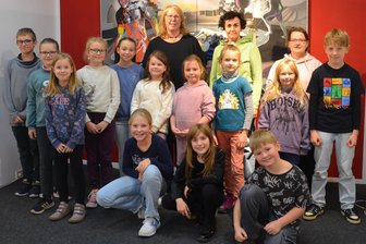 Galerie „Art In“ Meerane: Schüler werden mit Künstlern kreativ - Schüler der Evangelischen Grundschule „St. Martin“ trafen sich zum Workshop in der Meeraner Galerie "Art In".
