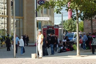 Galerie Roter Turm in Chemnitz evakuiert - Mittagspause unterbrochen: Besucher und Mitarbeiter mussten die Galerie Roter Turm verlassen