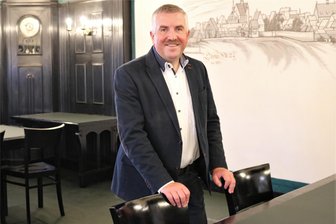 Ganz Oederan ist ans Glasfasernetz angeschlossen - jedenfalls fast - Bürgermeister Steffen Schneider betont, dass Oederan mit dem Breitbandausbau deutlich weiter ist als andere.