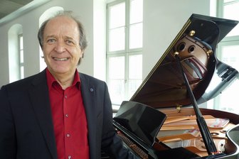 Ganz ohne Orchester: „Don Giovanni“ in Annaberg „mal anders“ aufgeführt - Richard Vardigans kommt mit „Oper mal anders“ nach Annaberg.