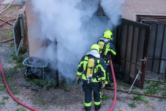 Garagenbrand in Schneeberg - Insgesamt waren 32 Kameraden der Feuerwehr im Einsatz.