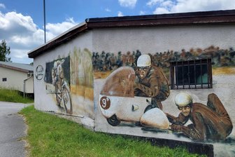 Garagenpächter aus Schwarzenberg geben Gas und wollen mit Stadt ins Gespräch kommen - Die Pächter der Garagen vom Oelpfanner Weg legen sich ins Zeug, um zu verhandeln.