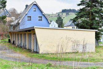 Garagenpächter in Rechenberg-Bienenmühle müssen tiefer in die Tasche greifen - Einer der Garagenkomplexe befindet sich am Sportplatz in Rechenberg. 