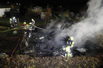 Gartenlaube in Röhrsdorf brennt -