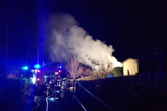 Gartenlaube in Zwickau brennt völlig nieder - Am Sonntagabend ist eine Gartenlaube am Zwickauer Steigerweg ausgebrannt.