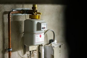 Gasanschluss abschalten für Tausende Euro: Ist das rechtens? - Eine Stilllegung oder ein Rückbau des Gasanschlusses kann unter Umständen enorme Kosten verursachen.