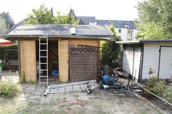 Gasflasche entzündet: Zwei Schwerverletzte bei Brand in Gartensparte -