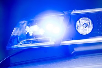 Gasgeruch: Misslungener Buntmetalldiebstahl endet mit Feuerwehreinsatz - Die Polizei ist zu einem leerstehenden Reihenhaus in Plauen gerufen worden. Diebe hatten eine Gasleitung beschädigt.
