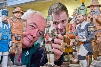 Gastgeschenk zur 50-jährigen Partnerschaft erinnert an Bergbautradition -
