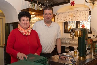 Gastronomie im Erzgebirge: Bekannte Traditionsgaststätte steht vor ungewisser Zukunft - 25 Jahre haben sie die Gäste in der Gaststätte „Frohnauer Hammer“ willkommen geheißen und bewirtet: Katrin und Stephan Feller. Nun ziehen die beiden Sehmaer einen Schlussstrich. Nachfolger sind derzeit noch nicht in Sicht.