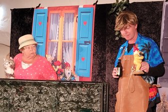 Gastspiel in Greiz: Mit dem Kabarett Fettnäppchen gibt es diesmal keine Ruhe im Karton - Eva Maria Fastenau und Michael Seeboth gastieren in der Vogtlandhalle Greiz.