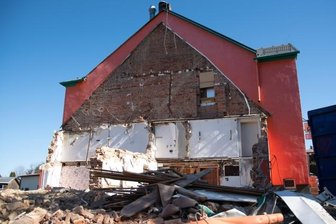 Gaststätte Juchhöh: Was nach einem Teilabriss jetzt neu entsteht - An der Gaststätte Juchhöh wurde ein Teil des Gebäudes abgerissen.