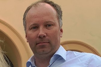 Gasumlage: Reichenbacher Stadtwerke reichen Preis rasch weiter - Lars Lange, Geschäftsführer der Stadtwerke Reichenbach, belässt es in Anschreiben an die Kunden nicht bei der bloßen Information über die neue Gasumlage. Er hält auch mit seiner Meinung dazu nicht hinterm Berg. 