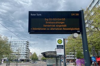 GDL beendet Streik bei City-Bahn Chemnitz zunächst - Seit Freitagabend, 18 Uhr, fahren keine Züge bei der City-Bahn Chemnitz. Ab Montagmorgen sollen die Bahnen nun zunächst wieder rollen. Foto: Jan-Dirk Franke
