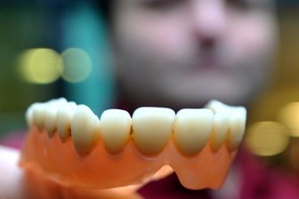 Gebiss verloren - Drogen gefunden -