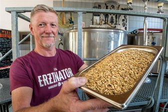 Gebraut im Erzgebirge: Fünf Bockbiere starten in die Saison - Biersommelier Uwe Gottwald: Belgische Malze ist Grundlage für das Erzinator.