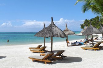 Gebucht, bezahlt, storniert, kassiert? Hat ein Erzgebirger mehrere Reiseunternehmen um 80.000 Euro betrogen? - Sogar eine Reise nach Mauritius soll der Erzgebirger gebucht und storniert haben.