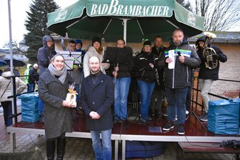 Gebürtige Herolderin hat Sportgeschichte geschrieben und wird dafür geehrt - Den Bürgerpreis der Stadt Thum erhielt Leichtathletin Rebekka Haase aus den Händen von Bürgermeister Thomas Mauersberger in Herold.